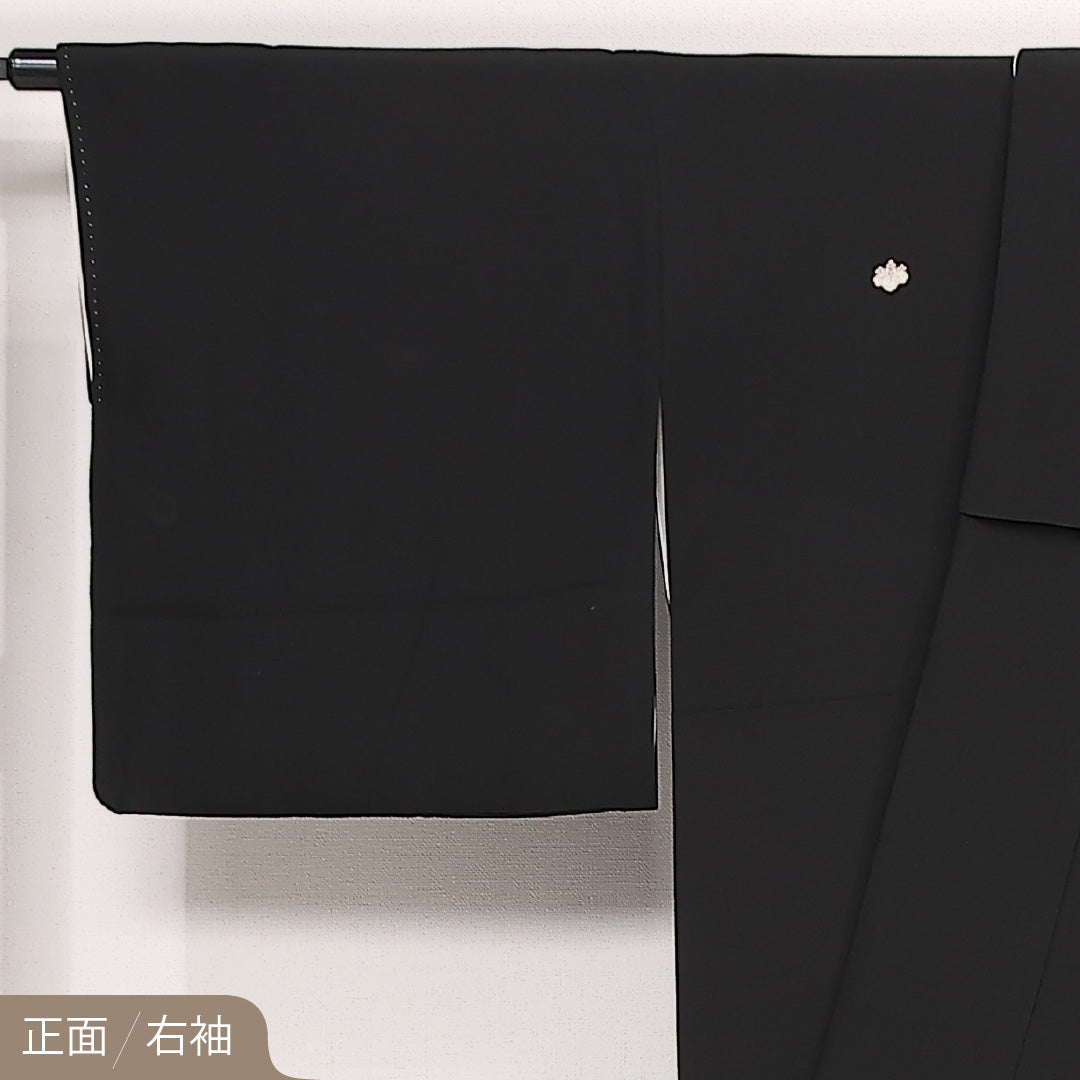 黒留袖 五つ紋 五三桐 身丈154cm 裄丈63.5cm Aランク 正絹 袷 比翼 広衿 S 大名行列 フォーマル 古典的 重厚感 黒系 1211-F0578