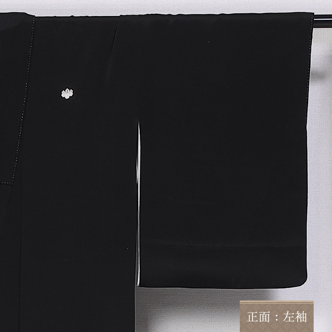 黒留袖 五つ紋 五三桐 身丈157cm 裄丈63cm Sランク 正絹 袷 比翼 広衿 M 金駒刺繍 鼓 牡丹 松 フォーマル 黒系 1211-F0312