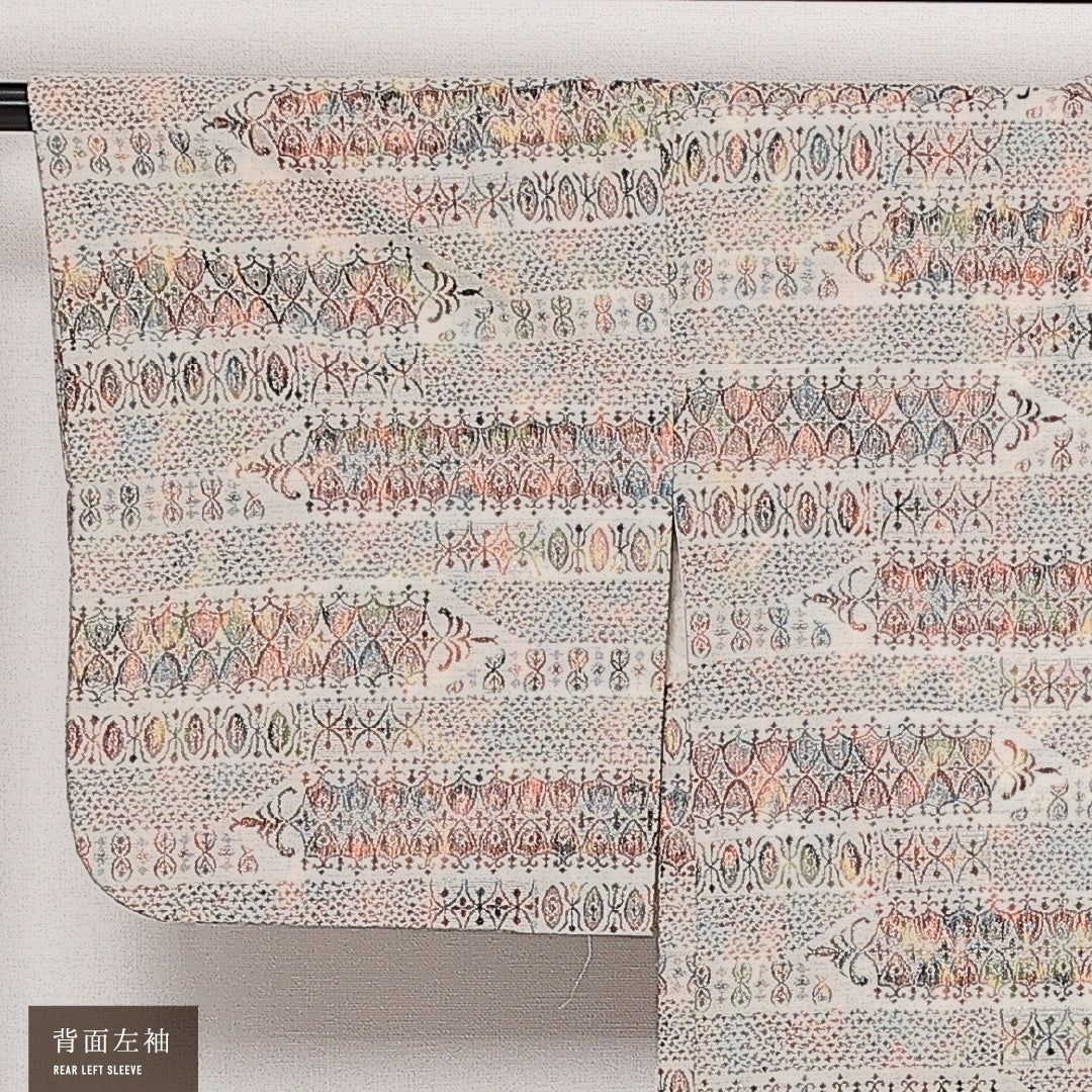 アンティーク 羽織 袷 身丈80cm 裄丈63cm 正絹 Aランク Sサイズ 漆糸 創作柄 クリーム系 RP 1232-13866