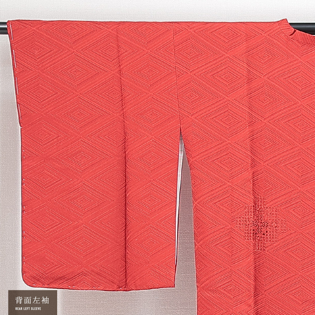 未使用品 道行コート 袷 身丈84cm 裄丈62cm 正絹 Nランク カジュアル Sサイズ 織り出し 汕頭刺繍 ポケットあり しつけ糸 幾何学柄 赤系 RP 1237-14715