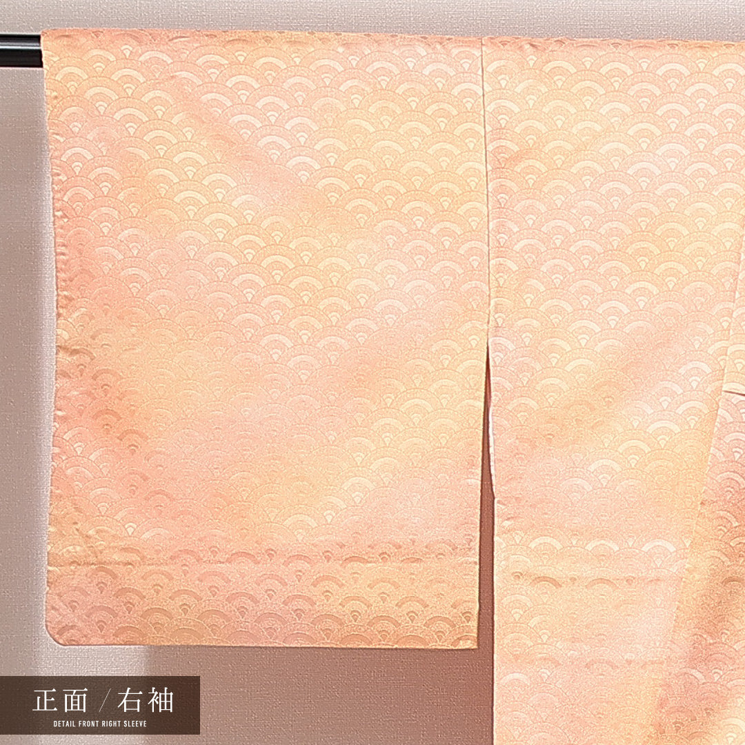 色無地 洗える着物 袷 身丈158cm 裄丈63cm ポリエステル Sランク Mサイズ 広衿 インフォーマル 紋意匠 青海波 朱系 ピンク系 1214-14821
