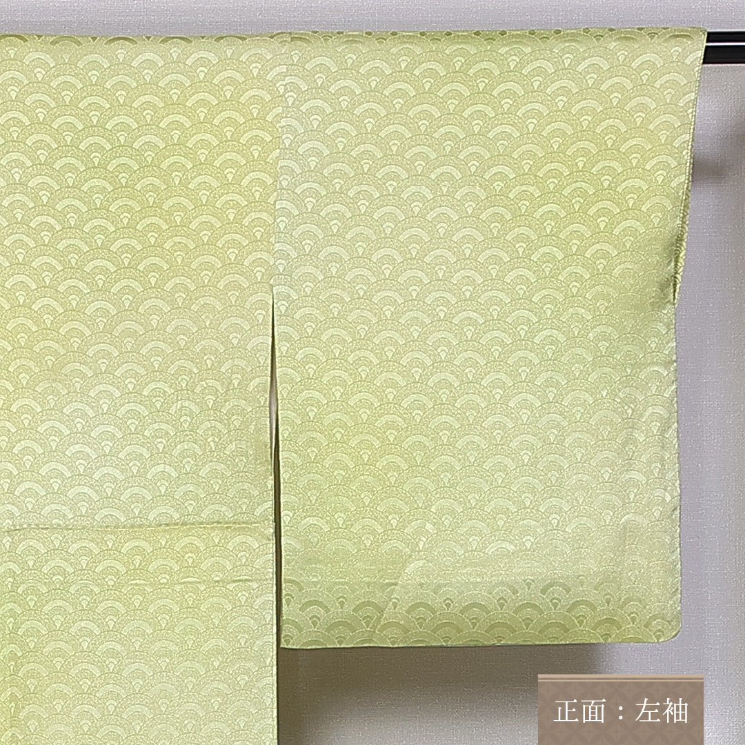 色無地 身丈159cm 裄丈64cm M 正絹 Aランク 袷 一つ紋 広衿 青海波 地紋あり 1214-10690