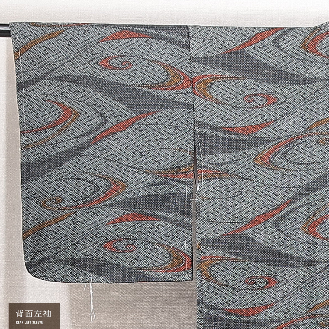 新古品 小紋 アンサンブル 洗える着物 袷 身丈159cm 裄丈64cm ポリエステル Nランク Mサイズ インフォーマル 渦 紗綾型 しつけ糸 グレー系 1215-14815