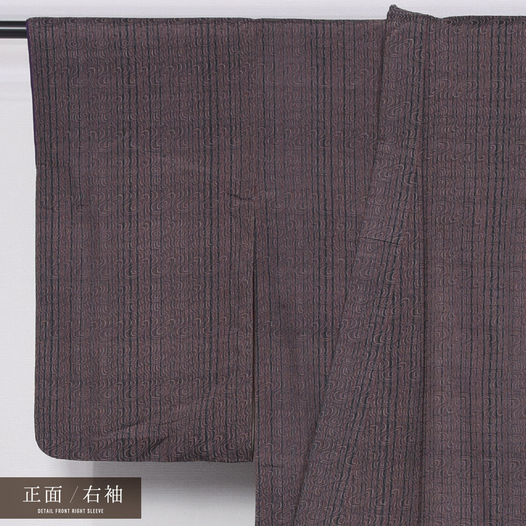 アンティーク 紬 袷 身丈156cm 裄丈61cm 正絹 Aランク 一つ紋 (五三桐) バチ衿 Mサイズ 縞 渦巻 紫系 RP 1223-11484
