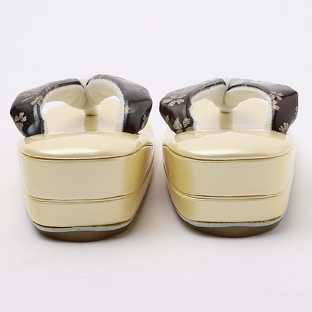新古品 草履 カジュアル FREE ウレタン Nランク 和装小物 クリーム系 茶系 1243-00453