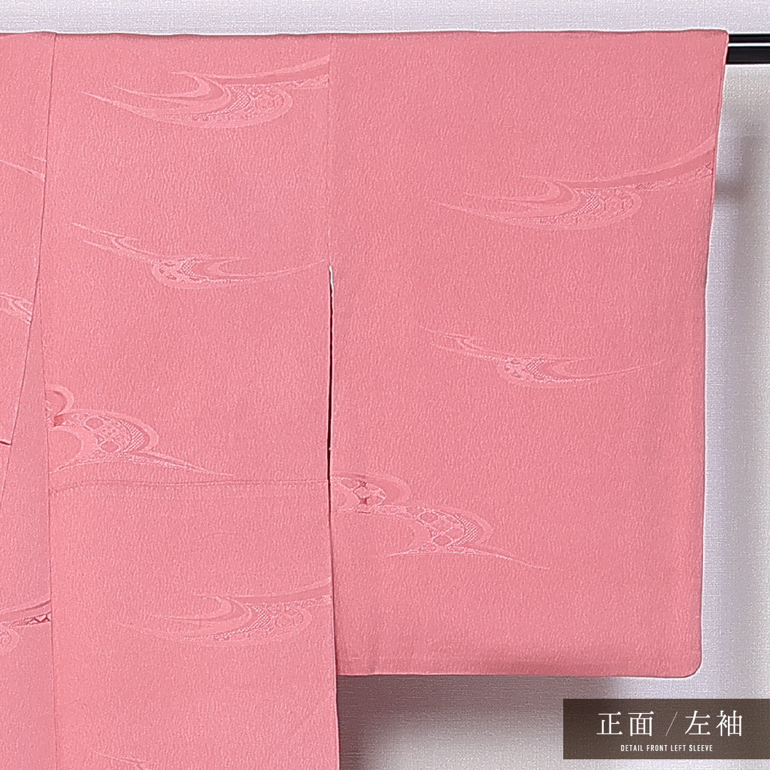 色無地 袷 身丈162cm 裄丈63cm 正絹 Aランク 一つ紋 (三つ柏) 紋意匠 (流水) セミフォーマル 広衿 Lサイズ 刺繍 ピンク系 M4 1219-11385