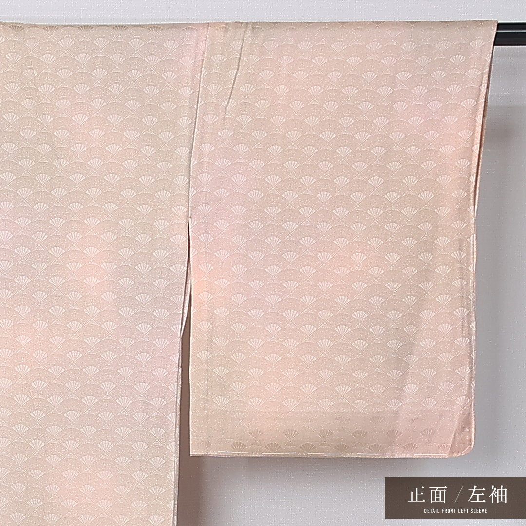 色無地 身丈155cm 裄丈63.5cm Sランク M 正絹 単衣 広衿 地紋あり 一つ紋 片喰 扇 ぼかし セミフォーマル ピンク系 1214-12283