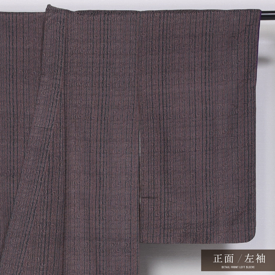 アンティーク 紬 袷 身丈156cm 裄丈61cm 正絹 Aランク 一つ紋 (五三桐) バチ衿 Mサイズ 縞 渦巻 紫系 RP 1223-11484