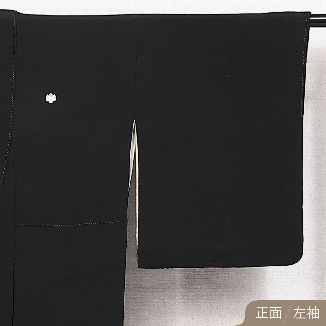 黒留袖 五つ紋 五三桐 身丈157cm 裄丈64cm Sランク 正絹 袷 比翼 広衿 M 刺繍 金駒刺繍 鏡裏文 鳳凰 古典的 格調高い 黒系 1211-F0600