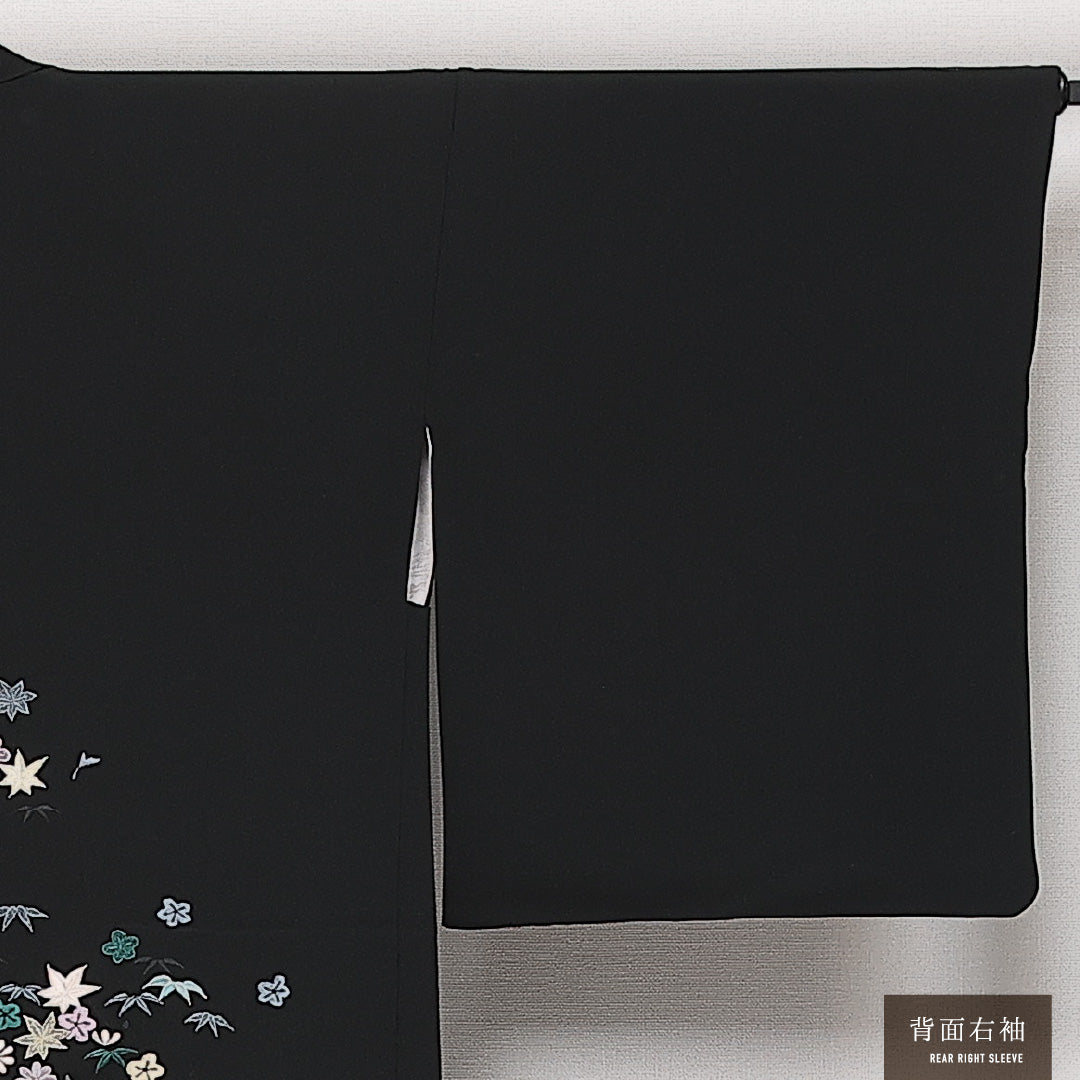 黒羽織 袷 身丈84cm 裄丈63cm 正絹 Sランク インフォーマル Sサイズ 刺繍 紐あり 梅 笹 紅葉 黒系 RP 1233-13979
