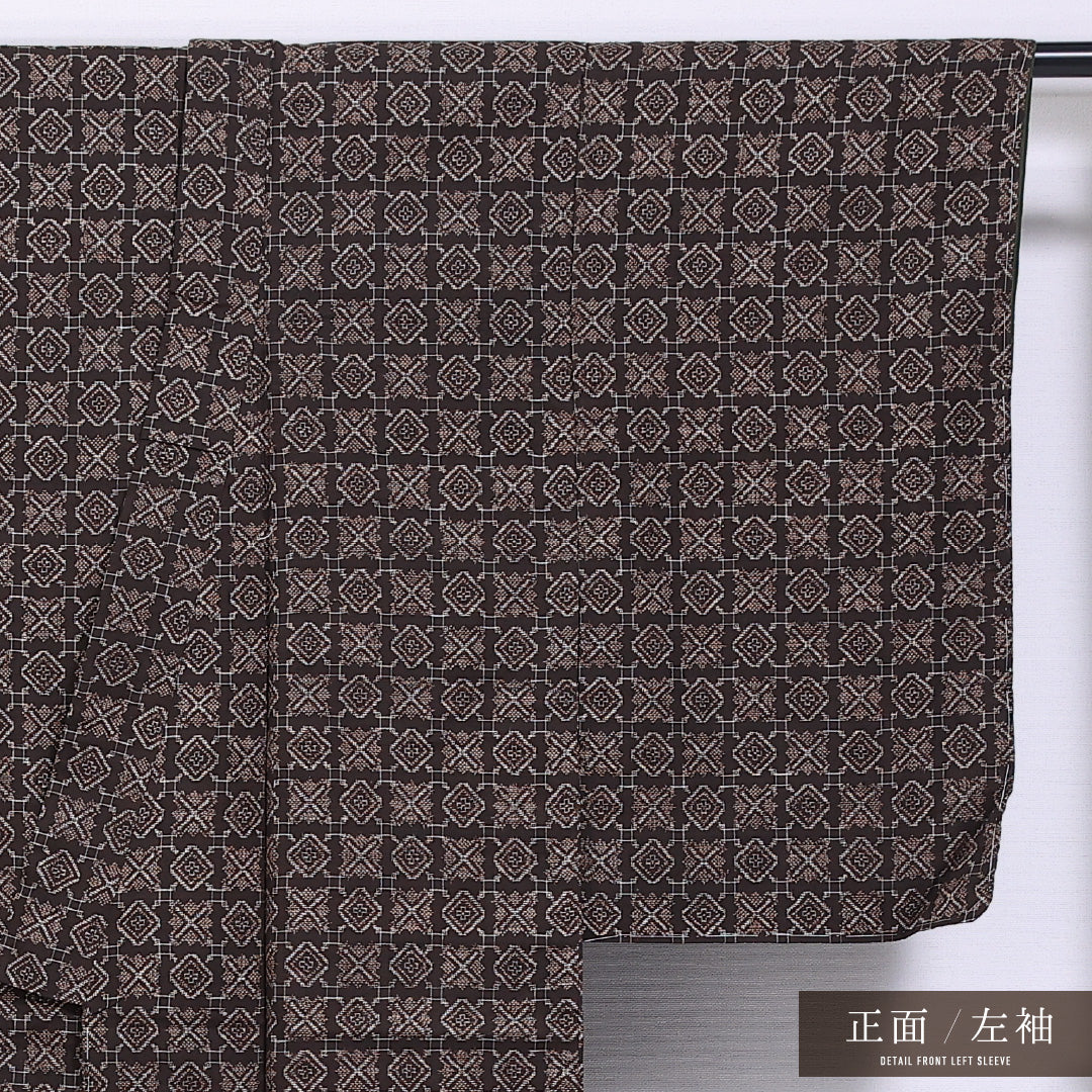 アンティーク 紬 袷 身丈147cm 裄丈63cm 正絹 Aランク 広衿 XSサイズ 格子 幾何学柄 茶系 M4 1223-11603