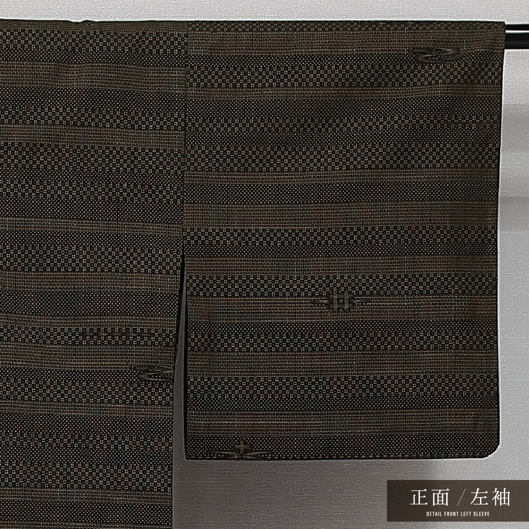 洗える着物 ウールの紬 単衣 身丈148cm 裄丈61cm ウール Sランク カジュアル バチ衿 XSサイズ 居敷当て 肩当て 創作柄 緑系 RP 1223-14356