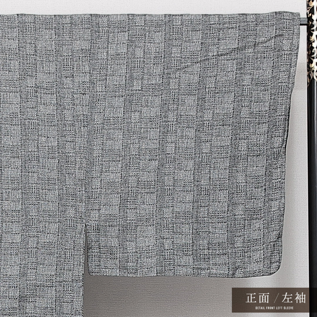 木綿の浴衣 男性用 夏物 洗える着物 夏物 身丈137cm 裄丈70cm 木綿 Aランク Sサイズ バチ衿 カジュアル 創作柄 グレー系 1219-14599