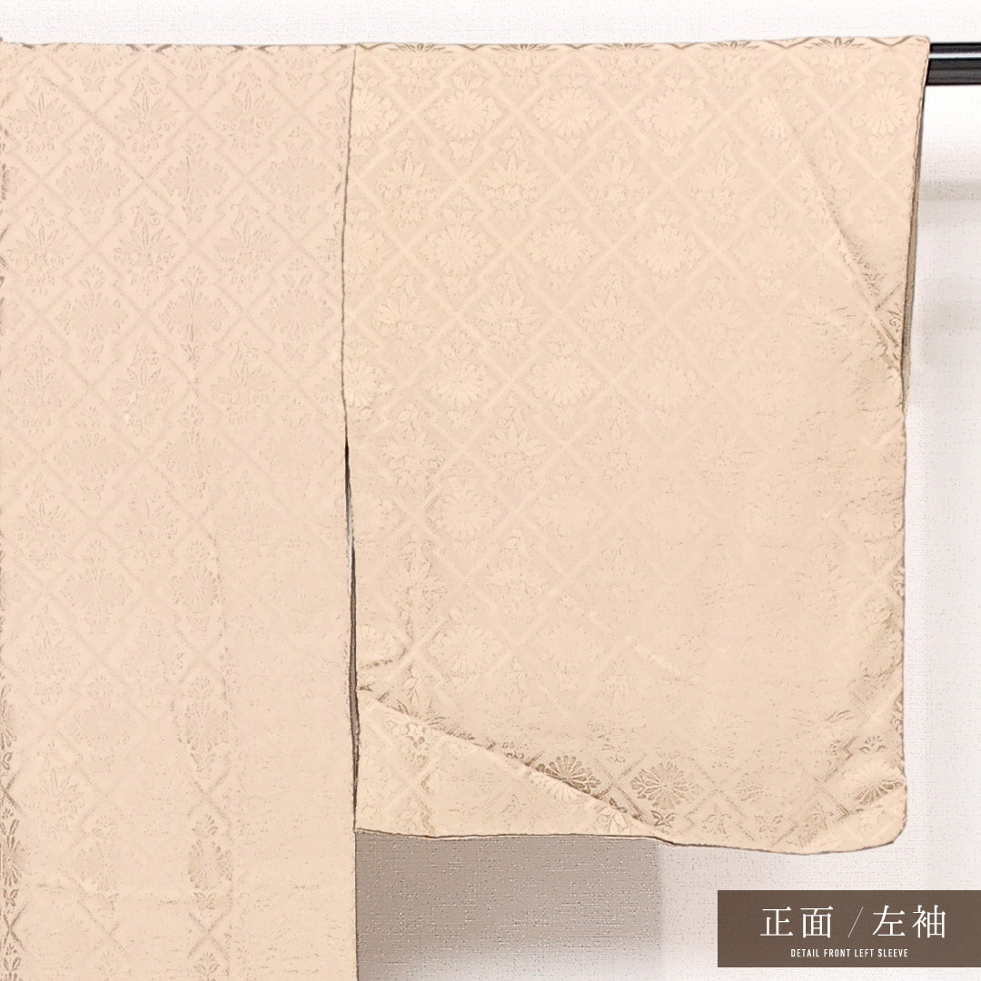 色無地 袷 身丈152cm 裄丈61cm 正絹 Aランク インフォーマル バチ衿 Sサイズ 松皮菱 菊 笹 クリーム系 RP 1219-13379