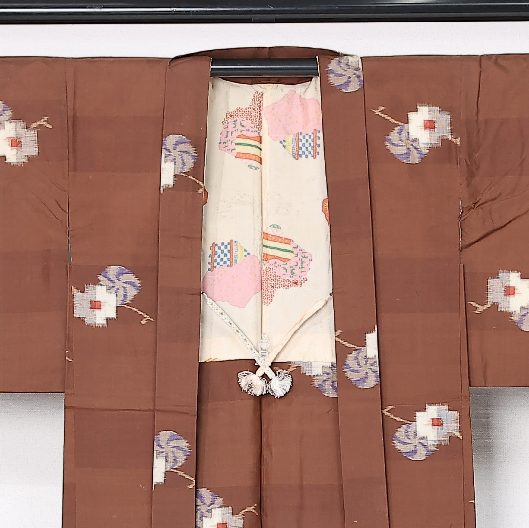 アンティーク 羽織 (銘仙) 袷 身丈89cm 裄丈61cm 正絹 Bランク Sサイズ 紐あり 創作柄 茶系 M4 1232-12516