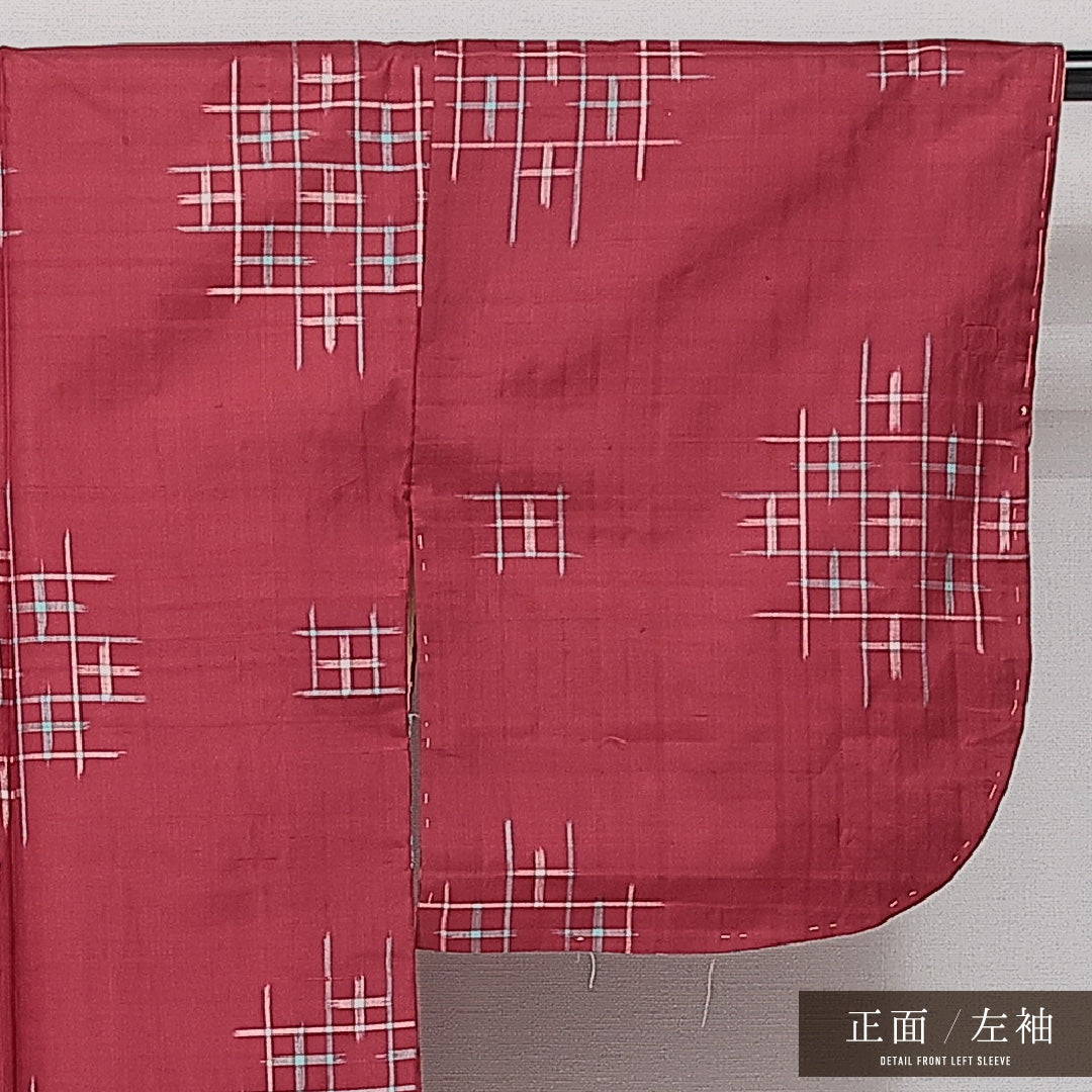 アンティーク 銘仙の着物 袷 身丈143cm 裄丈61cm 正絹 Bランク バチ衿 XSサイズ 井絣 赤系 RP 1223-14421