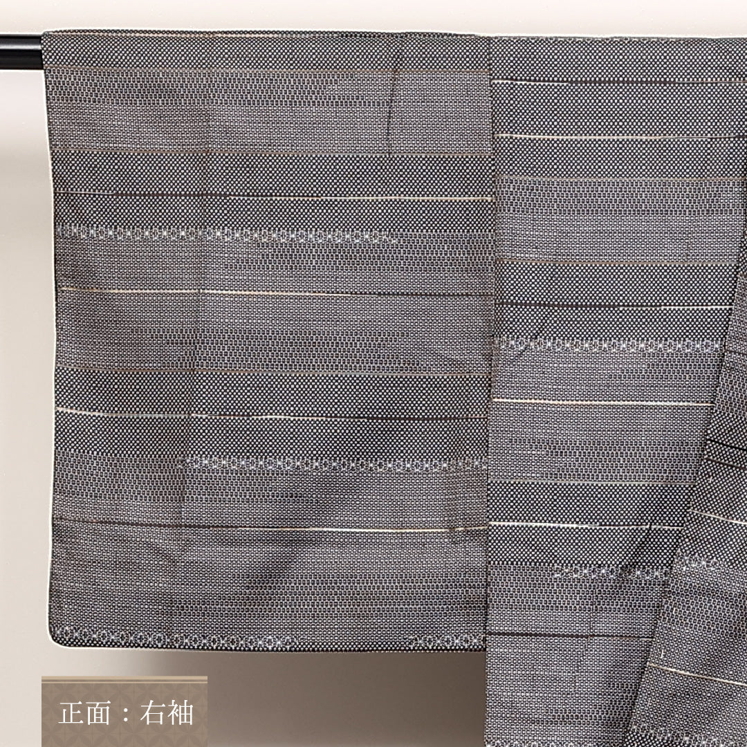 紬 単衣 身丈153cm 裄丈62cm 正絹 Sランク カジュアル 広衿 Sサイズ 亀甲 蚊絣 茶系 RP 1223-03782