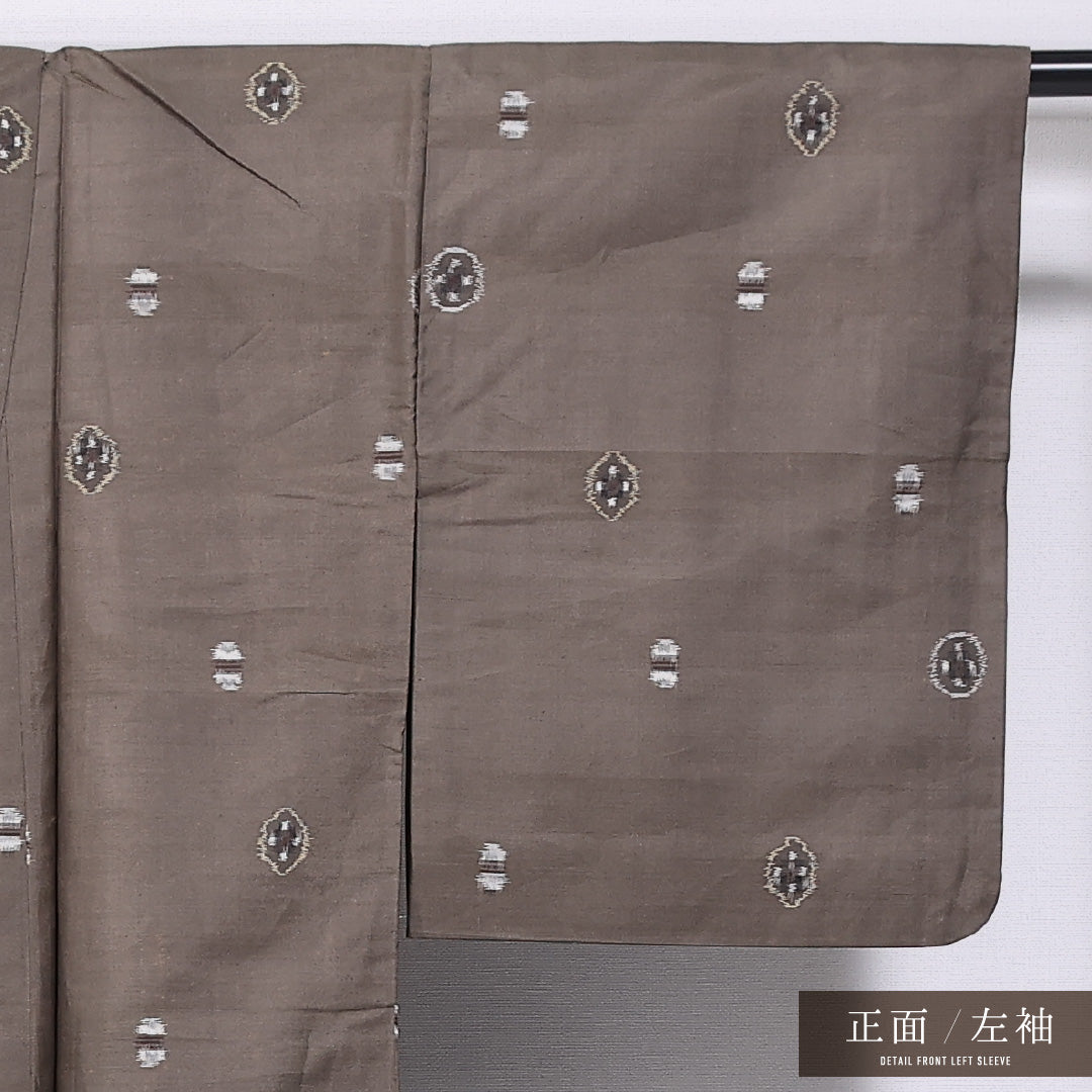 アンティーク 銘仙の着物 袷 身丈155cm 裄丈62cm 正絹 Aランク 広衿 Mサイズ 幾何学柄 茶系 M4 1223-11615