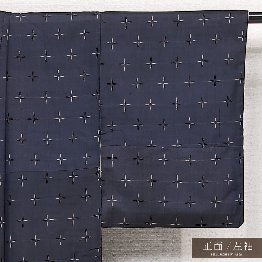 アンティーク お召 袷 身丈147cm 裄丈63cm 正絹 Bランク バチ衿 XSサイズ 十字絣 紺系 HP 1222-13340