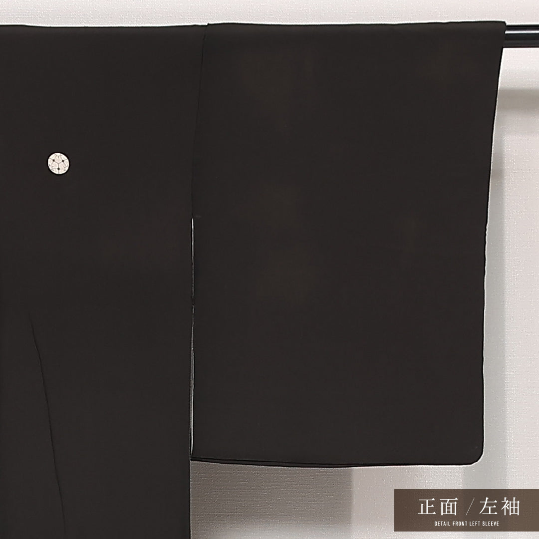 アンティーク 黒留袖 五つ紋 三つ割り桔梗 身丈154cm 裄丈61cm Dランク 正絹 袷 広衿 S 唐織 金駒刺繍 吉祥文様 橘 古典的 華やか 黒系 1211-F0562