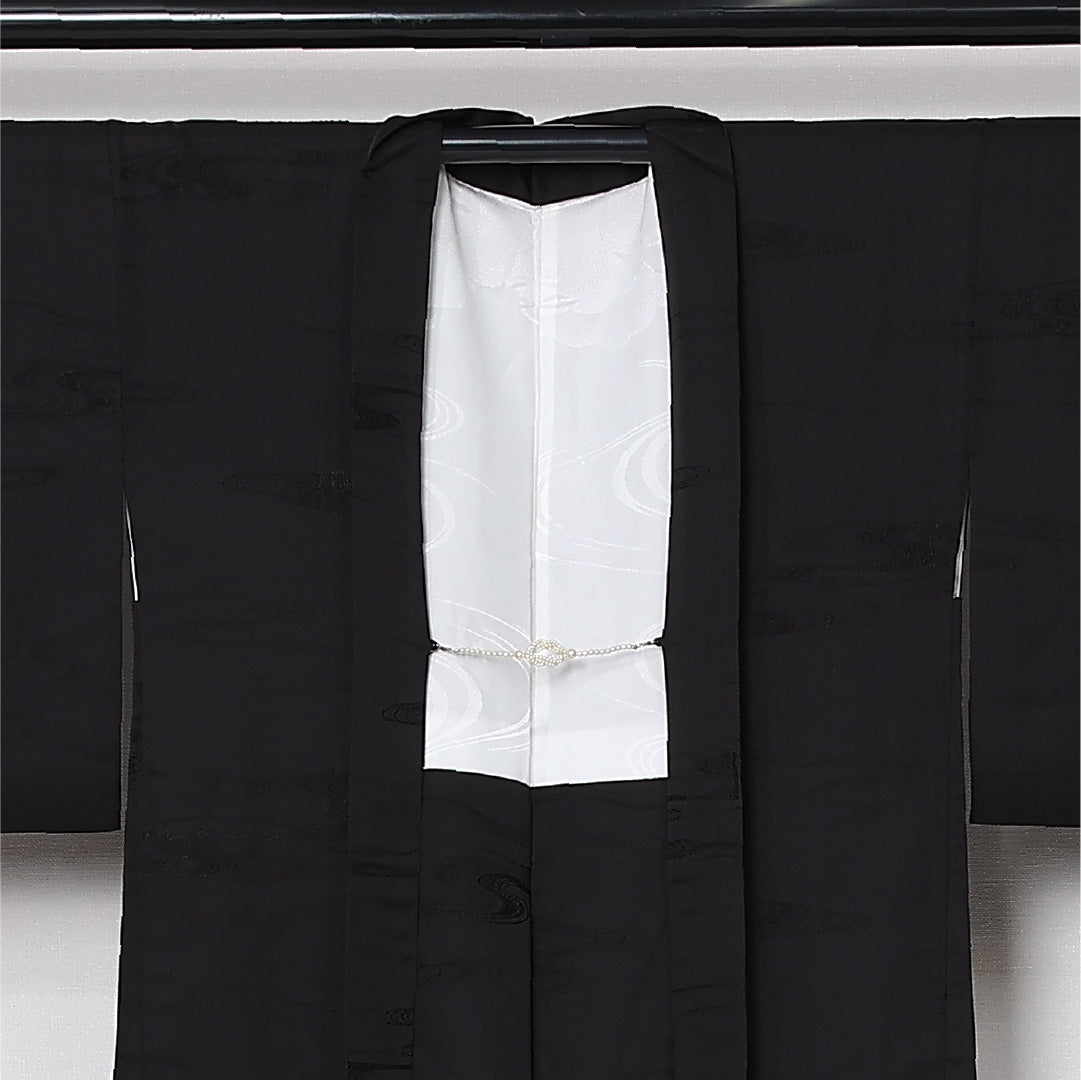 洗える着物 黒羽織 袷 身丈82cm 裄丈64cm ポリエステル Aランク 一つ紋 (五三桐) セミフォーマル Mサイズ 紐あり 流水 黒系 RP 1233-12745