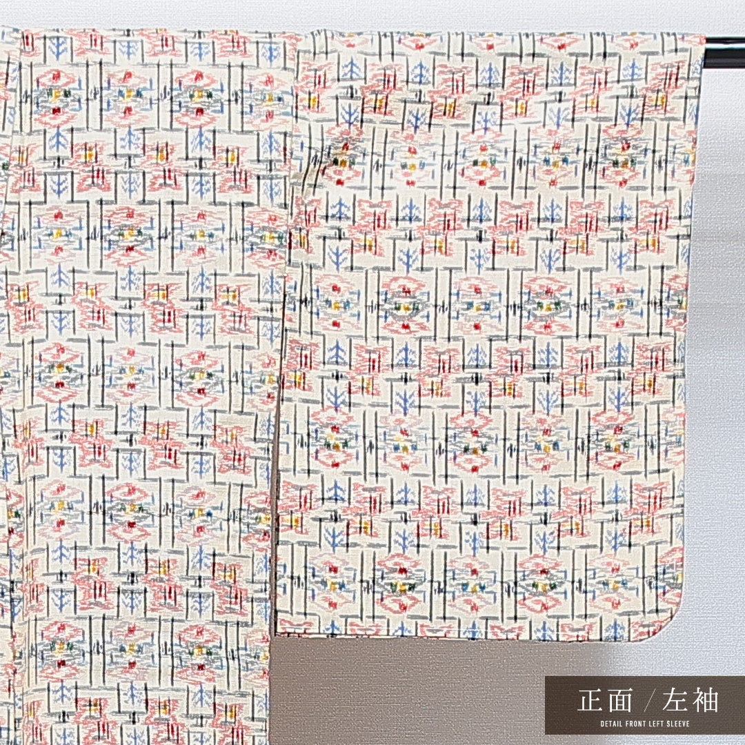 ウールの紬 洗える着物 単衣 身丈153cm 裄丈62cm ウール Sランク Sサイズ バチ衿 カジュアル 抽象柄 クリーム系 1216-14857