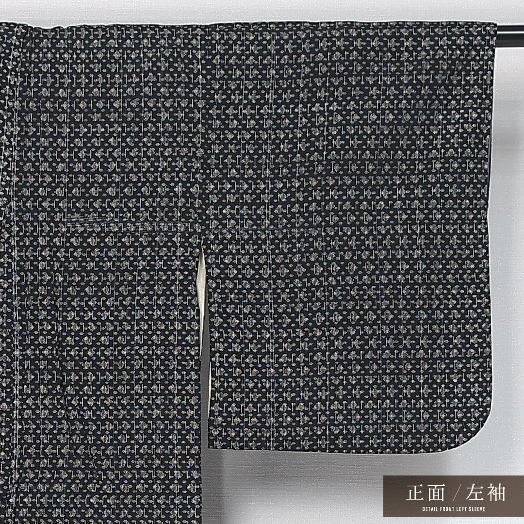 アンティーク 紬 身丈148cm 裄丈63cm Bランク XS 正絹 袷 バチ衿 レトロ 創作 黒系 1216-11953