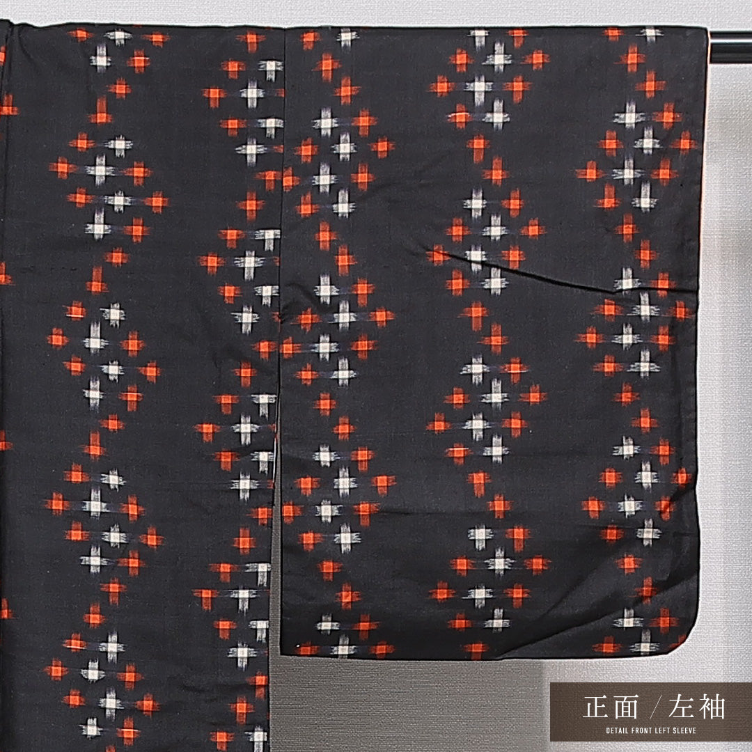 アンティーク 紬（銘仙） 袷 身丈161cm 裄丈62cm 正絹 Bランク Lサイズ バチ衿 十字絣 黒系 1216-15610