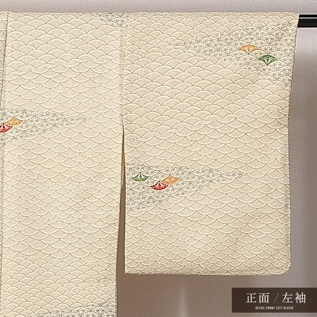 小紋 洗える着物 袷 身丈158cm 裄丈64cm ポリエステル Cランク Mサイズ 広衿 インフォーマル 源氏車 青海波 クリーム系 1215-14822