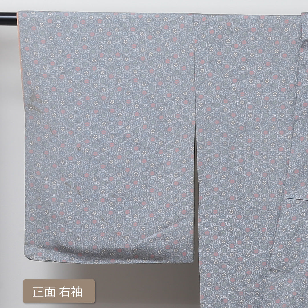 洗える着物 小紋 袷 身丈154cm 裄丈63cm ポリエステル Cランク インフォーマル 広衿 Sサイズ 亀甲 梅鉢 グレー系 LP 1221-01319