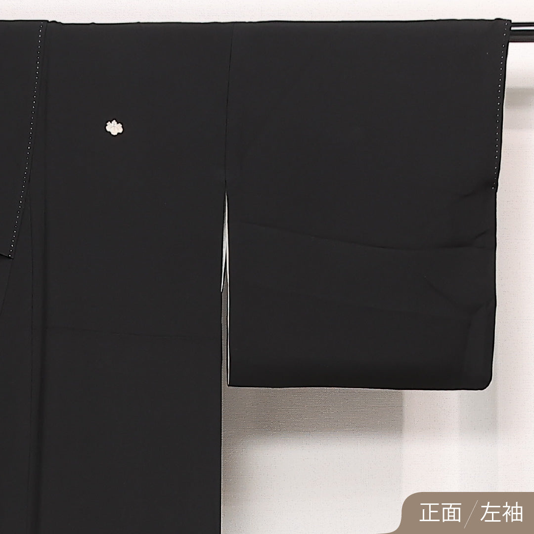 黒留袖 五つ紋 五三桐 身丈154cm 裄丈63.5cm Aランク 正絹 袷 比翼 広衿 S 大名行列 フォーマル 古典的 重厚感 黒系 1211-F0578