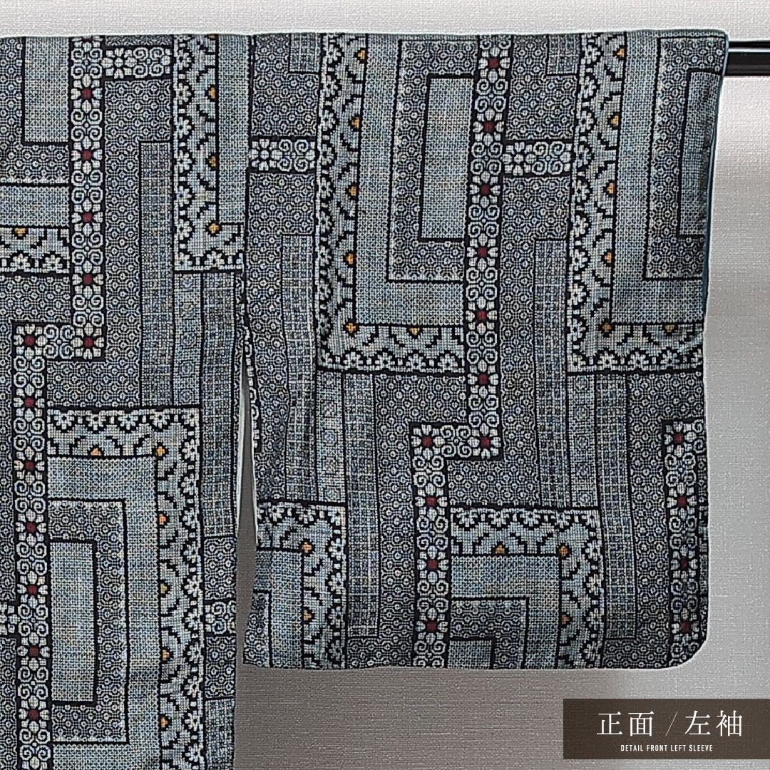 大島紬 袷 身丈142cm 裄丈61cm 正絹 Aランク インフォーマル 広衿 XSサイズ 創作柄 グレー系 RP 1223-14903