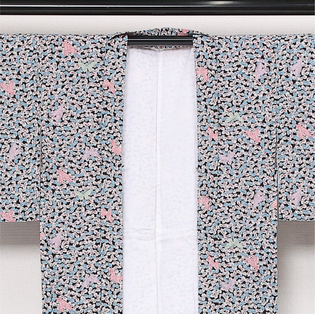未使用品 洗える着物 黒羽織 袷 身丈79cm 裄丈62cm ポリエステル Sランク インフォーマル Sサイズ しつけ糸 花柄 黒系 RP 1233-13764
