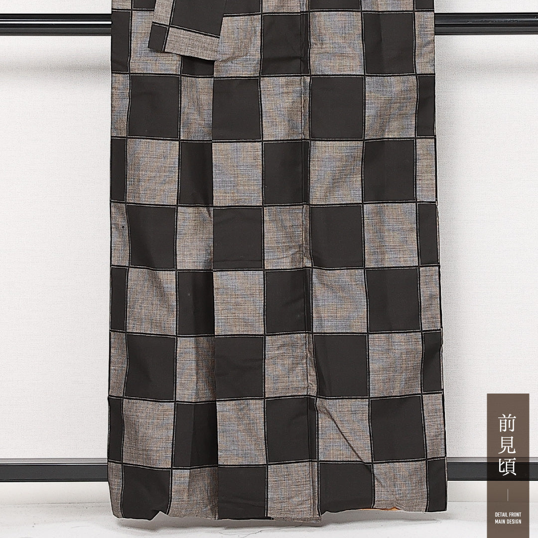大島紬 袷 身丈154cm 裄丈64cm 正絹 Cランク インフォーマル 広衿 Sサイズ 市松 黒系 HP 1223-13655