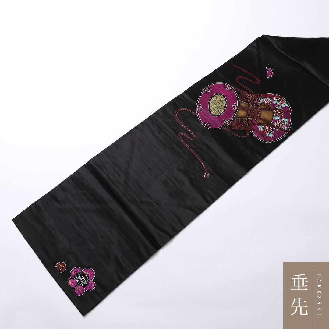 アンティーク 名古屋帯 ポイント柄 帯丈325cm Nランク 正絹 綸子 鼓 梅 落款 黒系 1224-02511