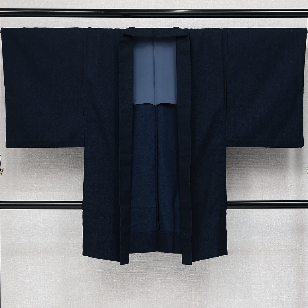 ウールの羽織 男性用（紬） 洗える着物 単衣 身丈101cm 裄丈69cm ウール Bランク Mサイズ カジュアル 無地調柄 紺系 1219-14589