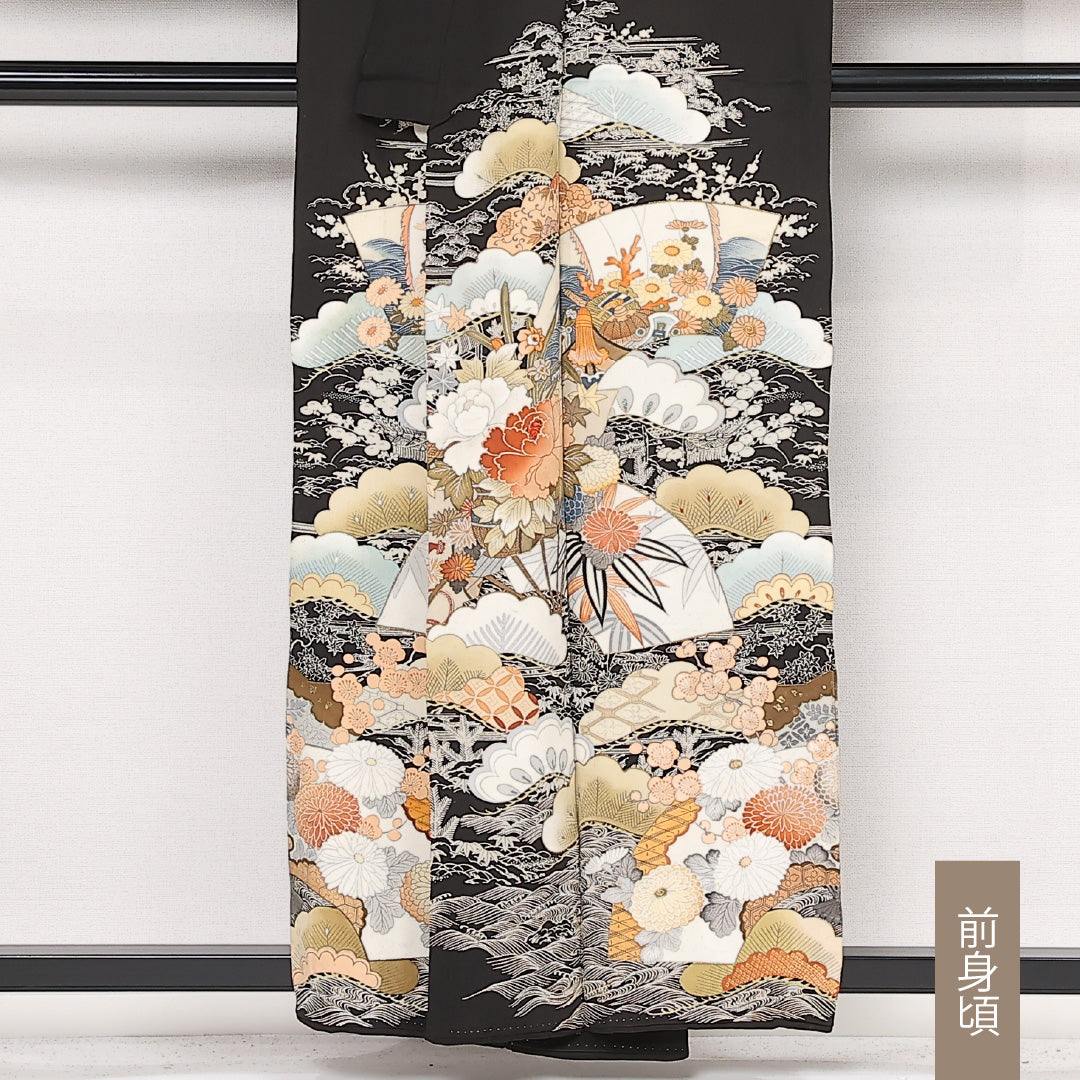 アンティーク 黒留袖 五つ紋 蔦 身丈156cm 裄丈64cm Cランク 正絹 袷 広衿 M 牡丹 松 古典的 華やか 黒系 1211-F0581