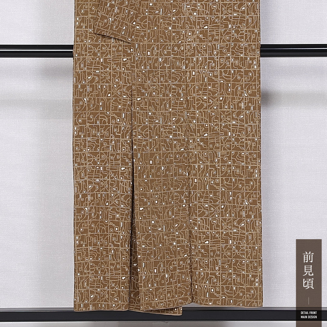 小紋 (ちりめん) 袷 身丈149cm 裄丈59cm 正絹 Aランク インフォーマル 広衿 XSサイズ 幾何学柄 ちりめん 茶系 RP 1221-11257