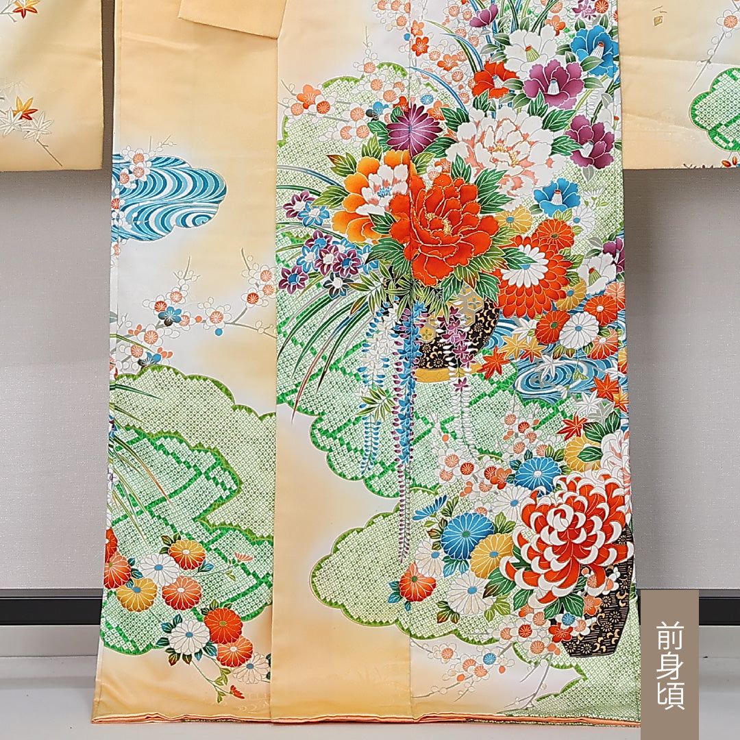 振袖 身丈167cm 裄丈64cm Cランク ポリエステル 洗える着物 袷 広衿 XL 金駒刺繍 雲取り 牡丹 フォーマル 古典的 華やか 黄系 1213-F0497