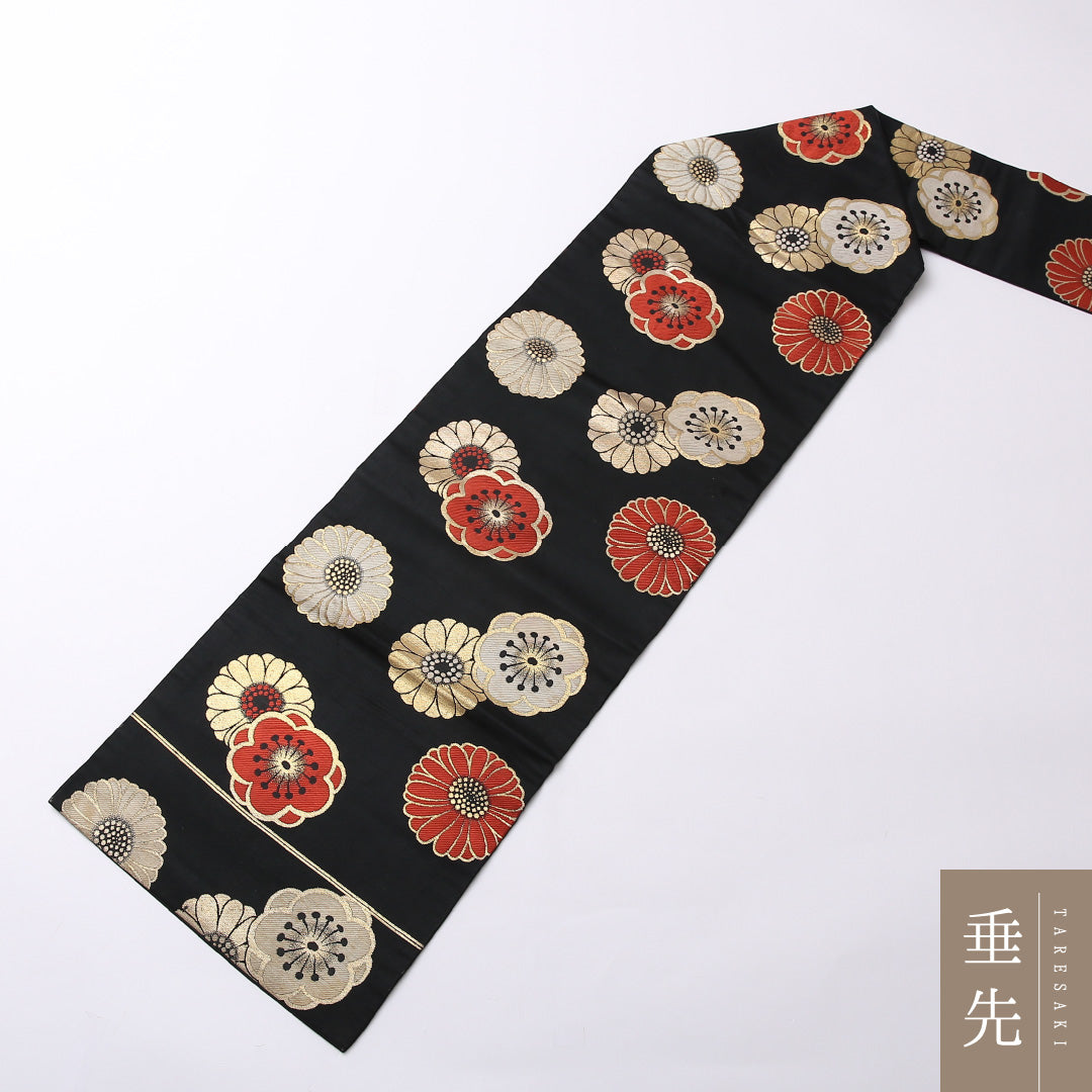 アンティーク 九寸 名古屋帯 帯丈324cm 名古屋仕立て 六通 Cランク 正絹 綴れ織 菊 古典的 可愛らしい 黒系 1224-02785