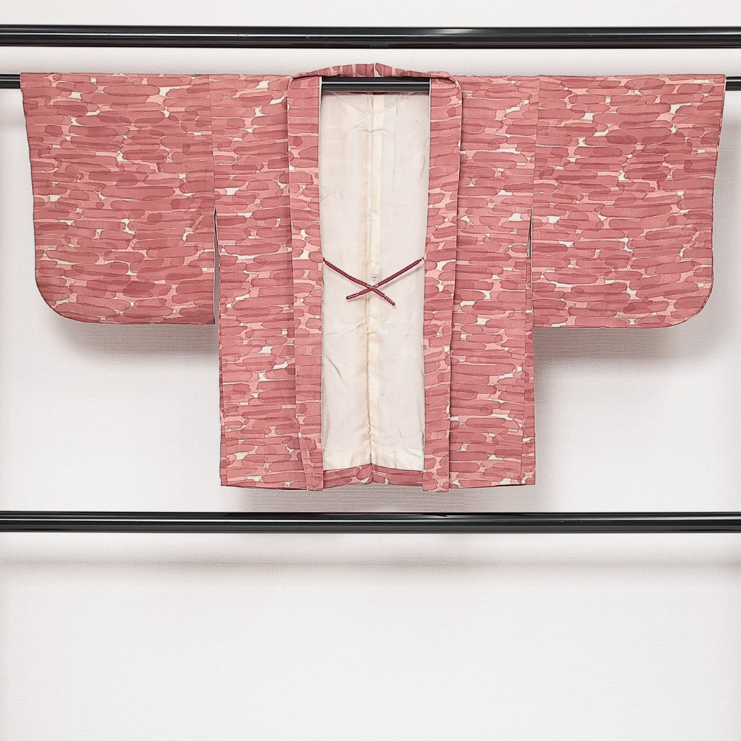 羽織 袷 身丈72cm 裄丈62cm 正絹 Cランク カジュアル Sサイズ 紐あり 創作柄 ピンク系 HP 1232-13901
