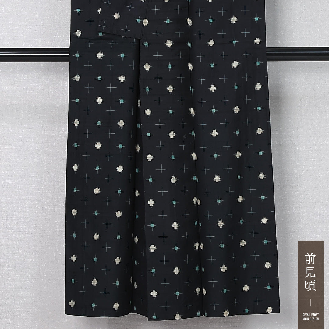 アンティーク 洗える着物 木綿の紬 単衣 身丈144cm 裄丈63cm 木綿 Cランク 広衿 XSサイズ 備後絣 創作柄 黒系 M4 1223-12484