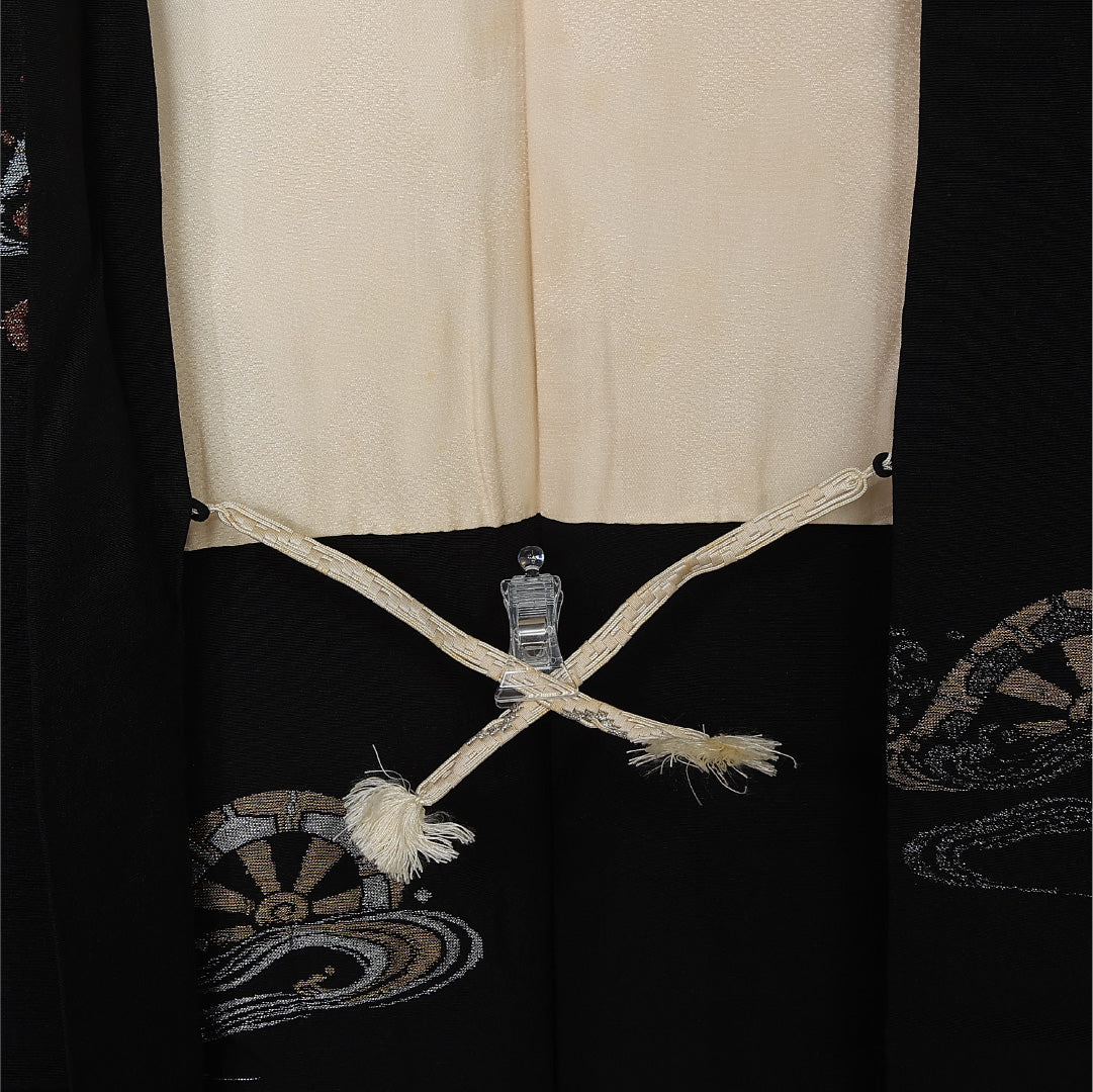 黒羽織 袷 身丈81cm 裄丈62cm 正絹 Aランク 一つ紋 (桔梗) セミフォーマル Sサイズ 紐あり 源氏車 黒系 RP 1233-12838