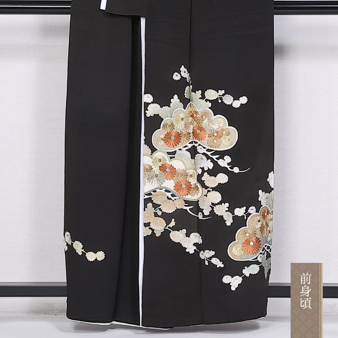 黒留袖 五つ紋 中陰五三桐 身丈158cm 裄丈62.5cm Aランク 正絹 袷 比翼 広衿 M 刺繍 菊 松 フォーマル 黒系 1211-F0327