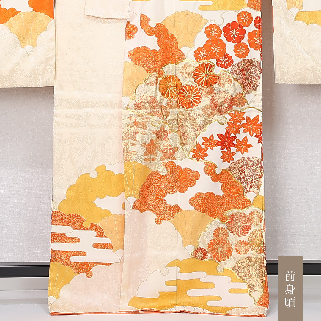 振袖 身丈165cm 裄丈64.5cm Bランク 袷 正絹 S 広衿 刺繍 金駒刺繍 エ霞 吉祥文様 古典柄 雪輪 菊 紅葉 楓 花柄 金襴 橘 クリーム系 1213-F0439