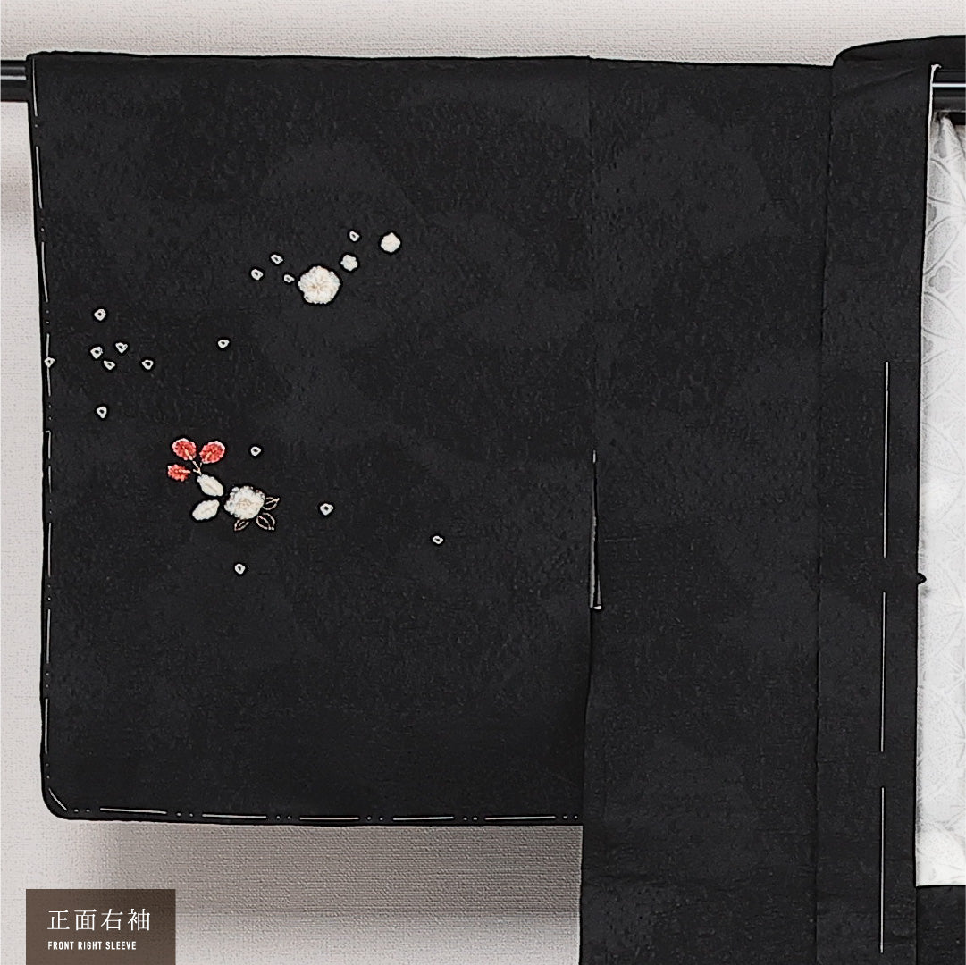 未使用品 絵羽羽織 袷 身丈77cm 裄丈62cm 正絹 Nランク インフォーマル Sサイズ 金彩 しつけ糸 花柄 黒系 RP 1234-13783