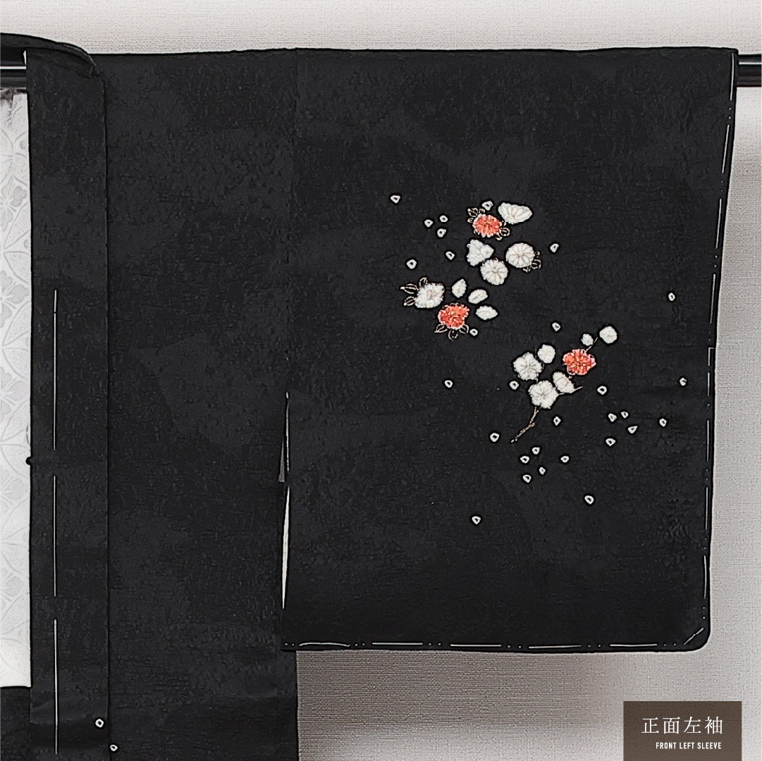 未使用品 絵羽羽織 袷 身丈77cm 裄丈62cm 正絹 Nランク インフォーマル Sサイズ 金彩 しつけ糸 花柄 黒系 RP 1234-13783