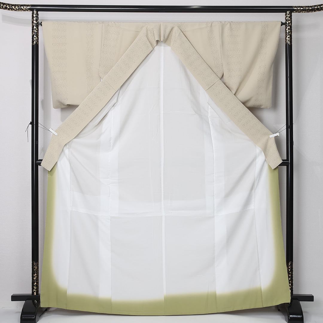 洗える着物 付下げ 袷 身丈168cm 裄丈65cm ポリエステル Aランク 一つ紋 (梅鉢) セミフォーマル 広衿 XLサイズ 刺繍 花柄 クリーム系 RP 1218-12395