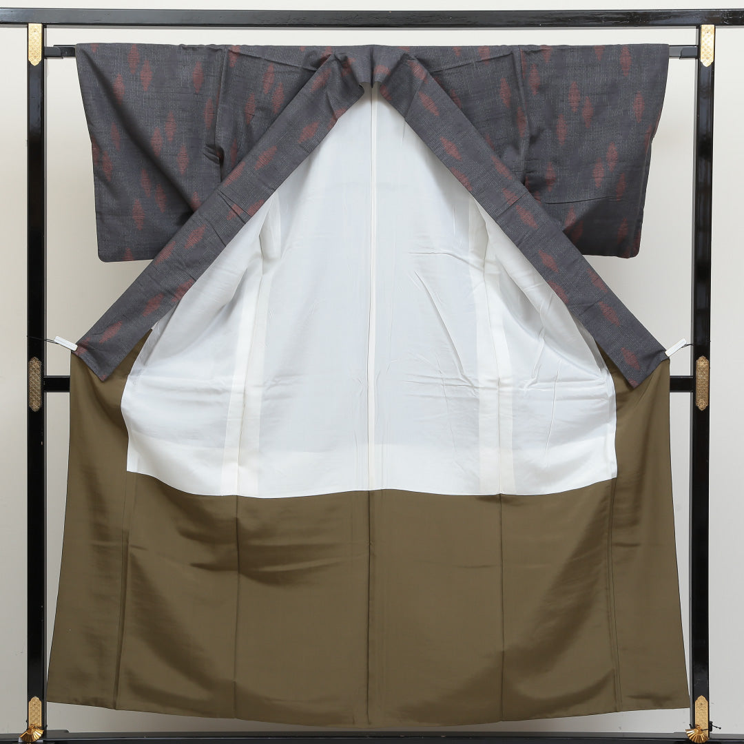 紬（真綿紬） 袷 身丈155cm 裄丈66cm 正絹 Aランク Mサイズ 広衿 カジュアル グレー系 1216-02824