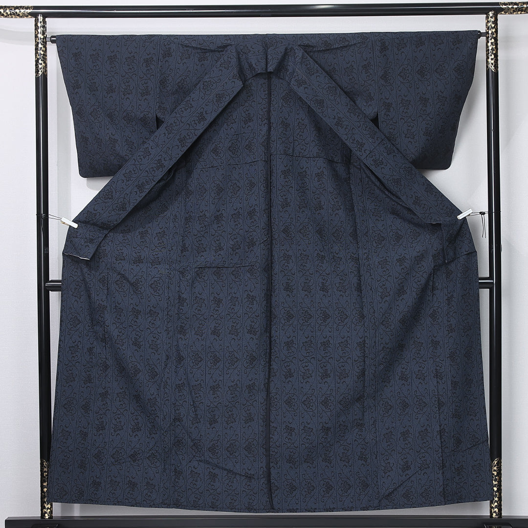 紬 単衣 身丈156cm 裄丈65cm 正絹 Aランク カジュアル 広衿 Mサイズ 唐華 亀甲絣 紺系 RP 1223-12249